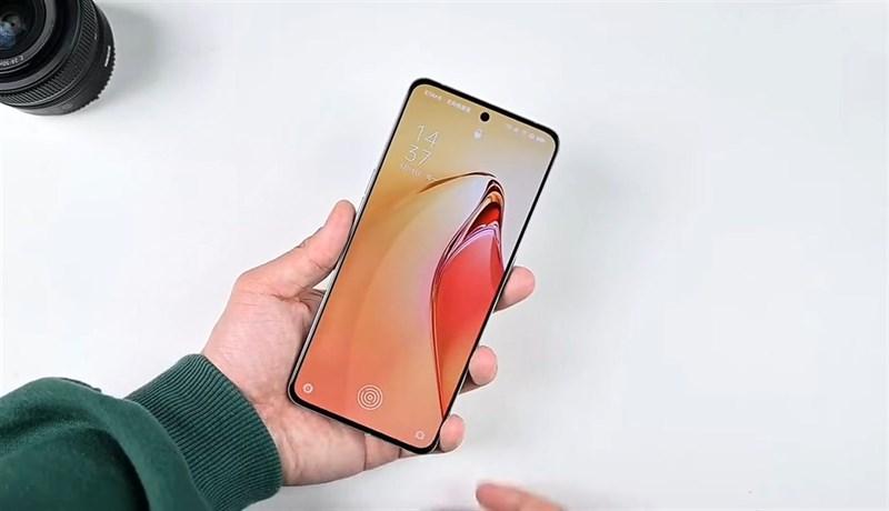 OPPO Reno9 Pro+ có gì mới: Màn hình AMOLED, sạc nhanh 80 W