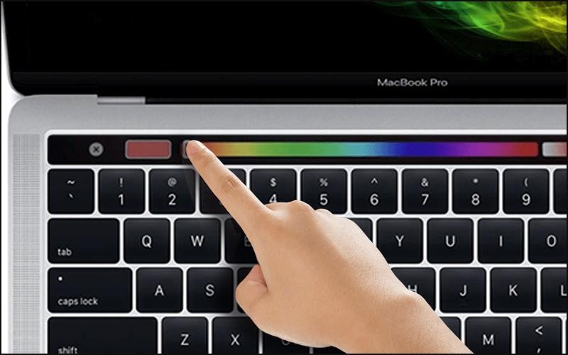 Touch Bar ngắn hơn một chút so với phím cánh bướm 