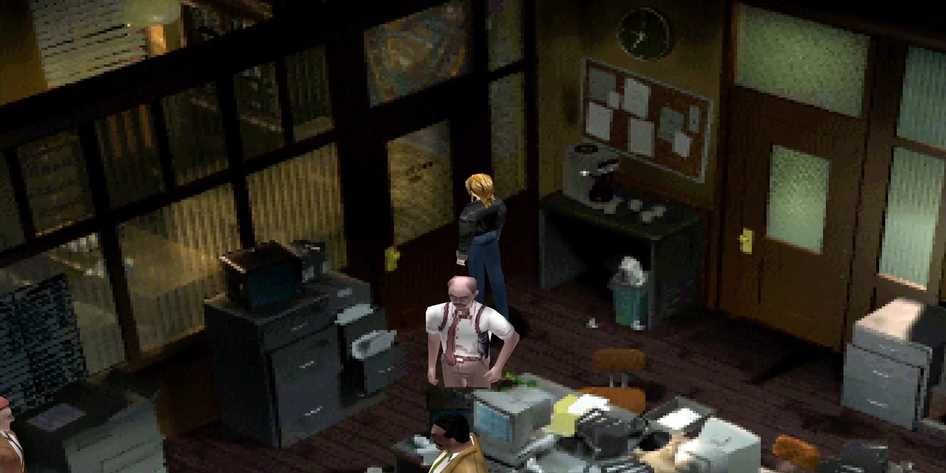 Aya Brea tại đồn cảnh sát NYPD trong Parasite Eve, nổi bật với các chi tiết thực tế trên ảnh nền dựng sẵn