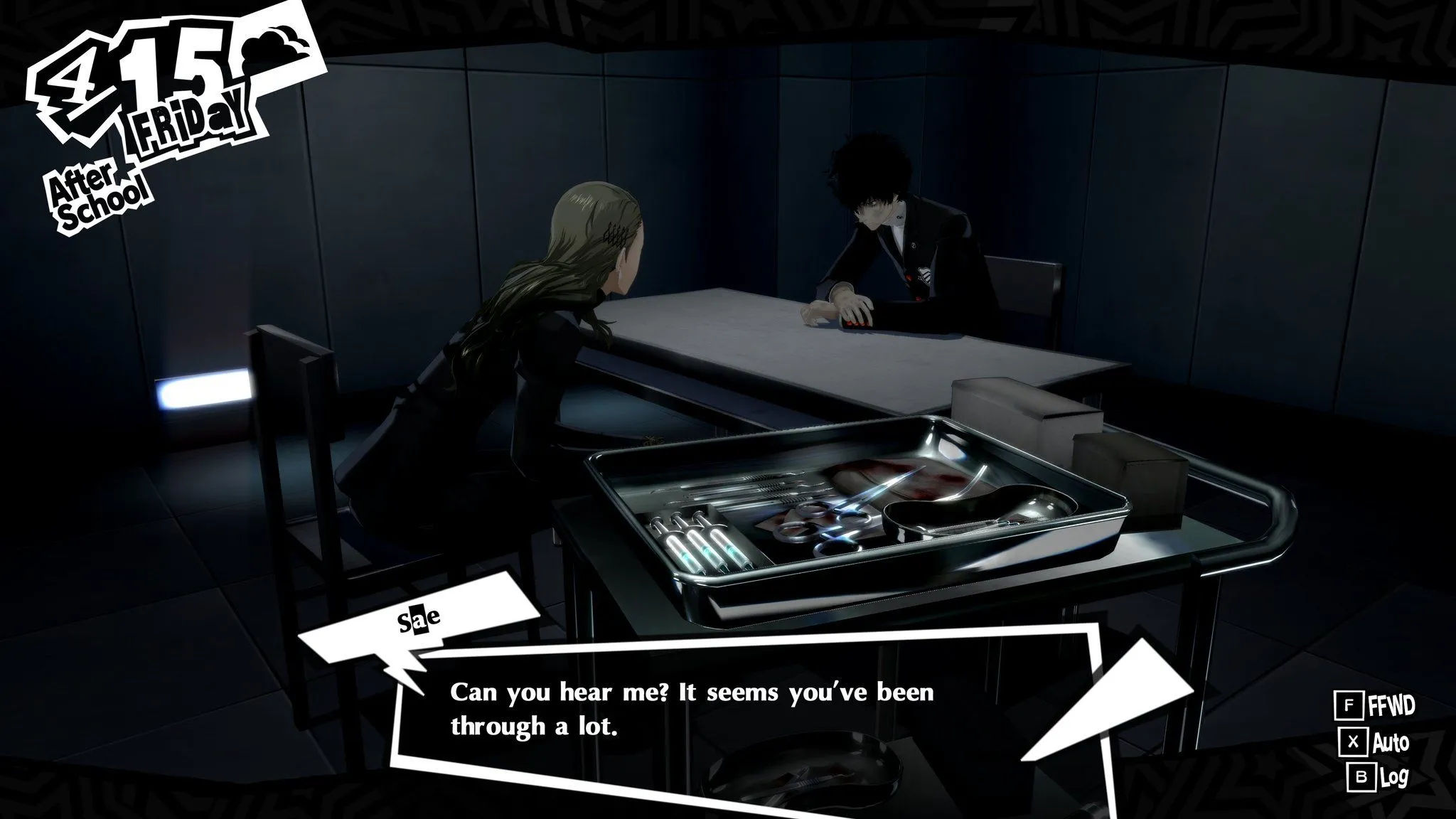 Công tố viên Sae Niijima trong phòng thẩm vấn Persona 5 Royal
