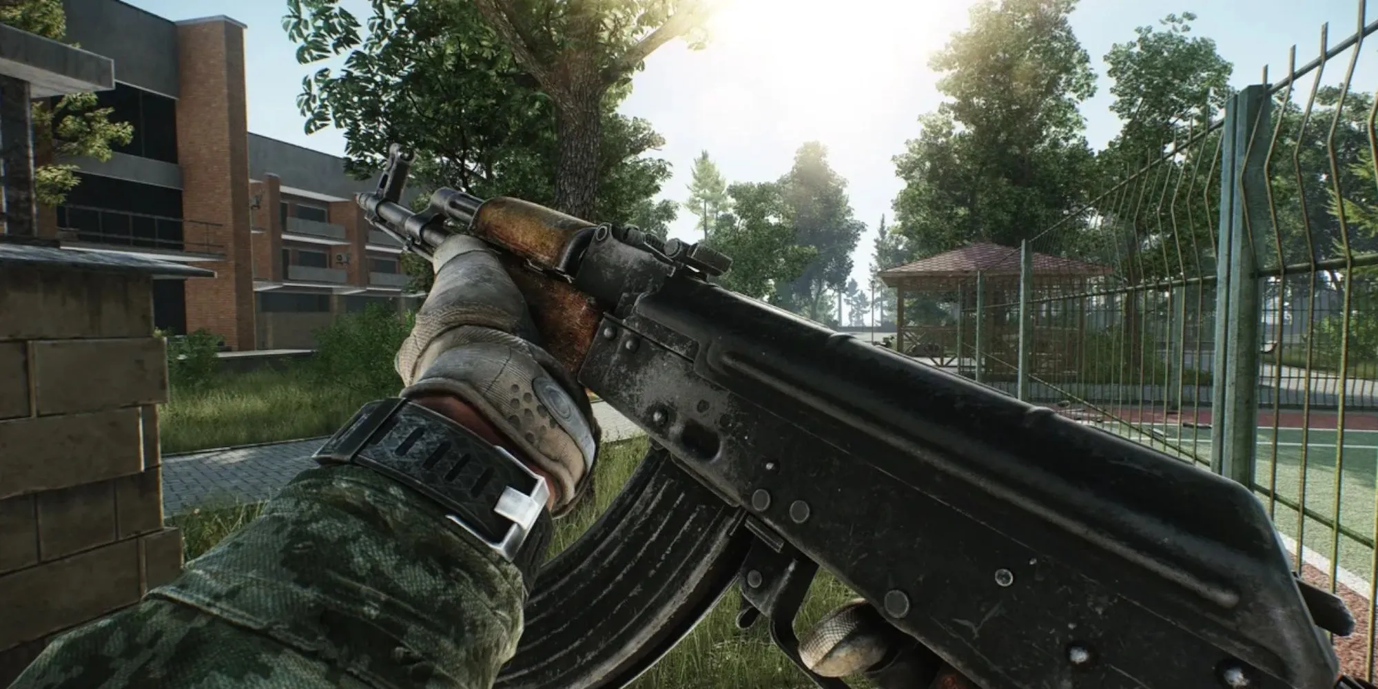Một trận đấu súng căng thẳng trong Escape From Tarkov - game bắn súng hardcore thử thách kỹ năng