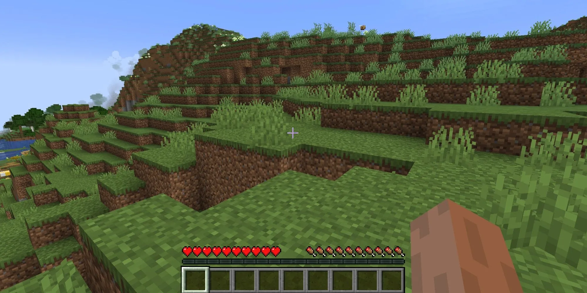 Nhân vật Steve trong Minecraft đứng trước ngôi nhà gỗ chế độ Sinh tồn