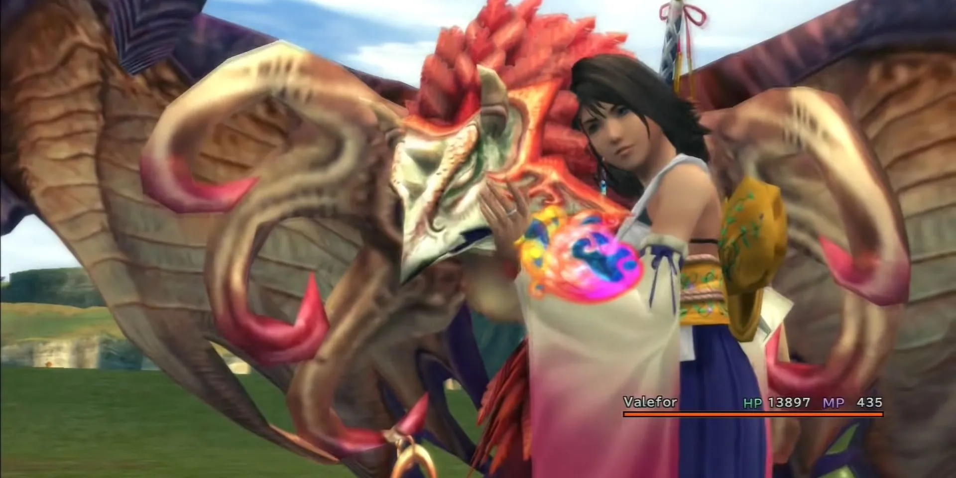 Yuna thực hiện nghi thức triệu hồi Aeon Valefor trong Final Fantasy X