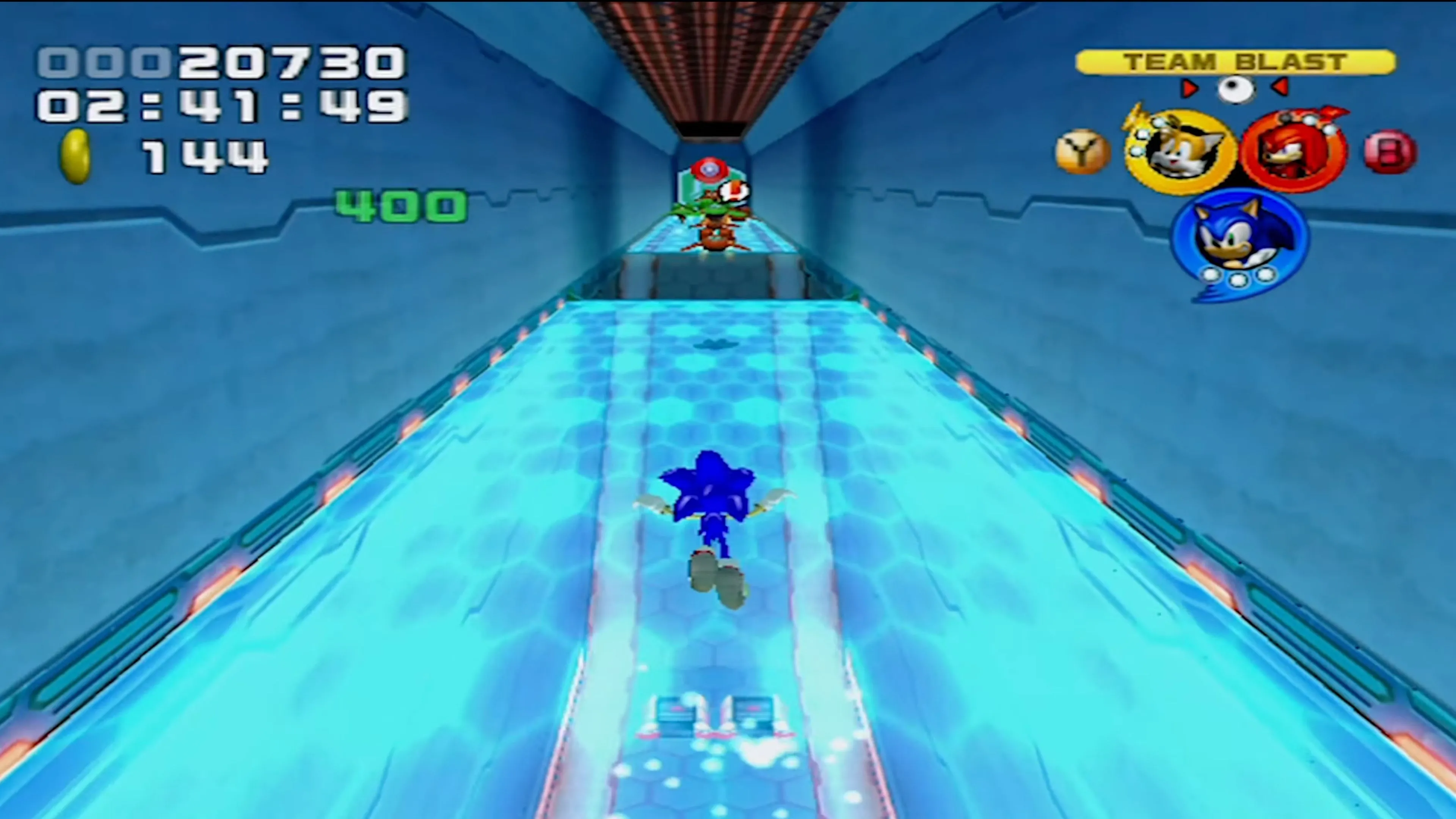 Màn chơi Seaside Hill của Sonic Heroes với cảnh quan biển xanh mát mắt