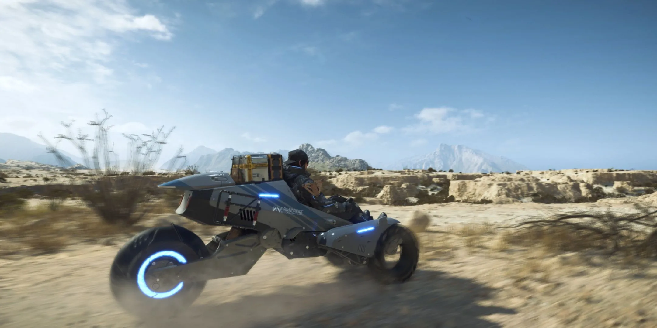 Sam lái chiếc xe ba bánh tri-cruiser qua Mexico trong Death Stranding 2.